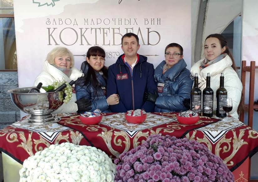Команда Завода марочных вин Коктебель на фестивале #Ноябрьфест 2019